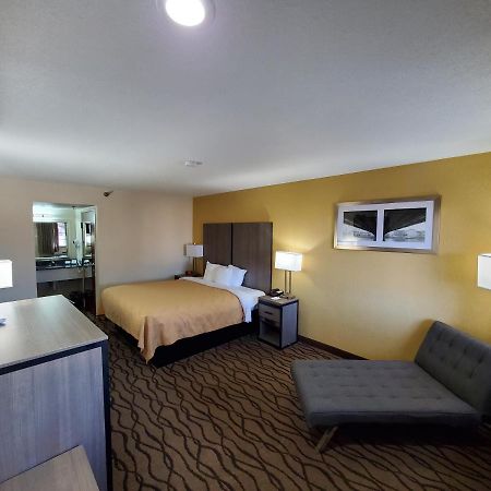 Quality Inn Форт-Стоктон Экстерьер фото
