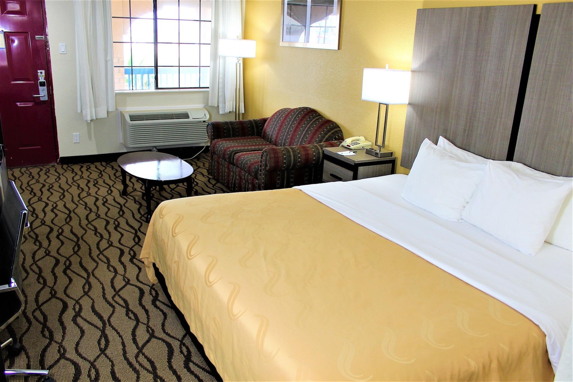 Quality Inn Форт-Стоктон Экстерьер фото