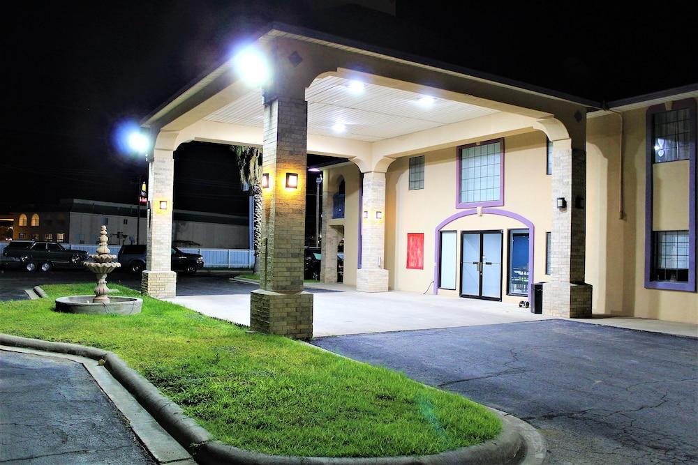 Quality Inn Форт-Стоктон Экстерьер фото