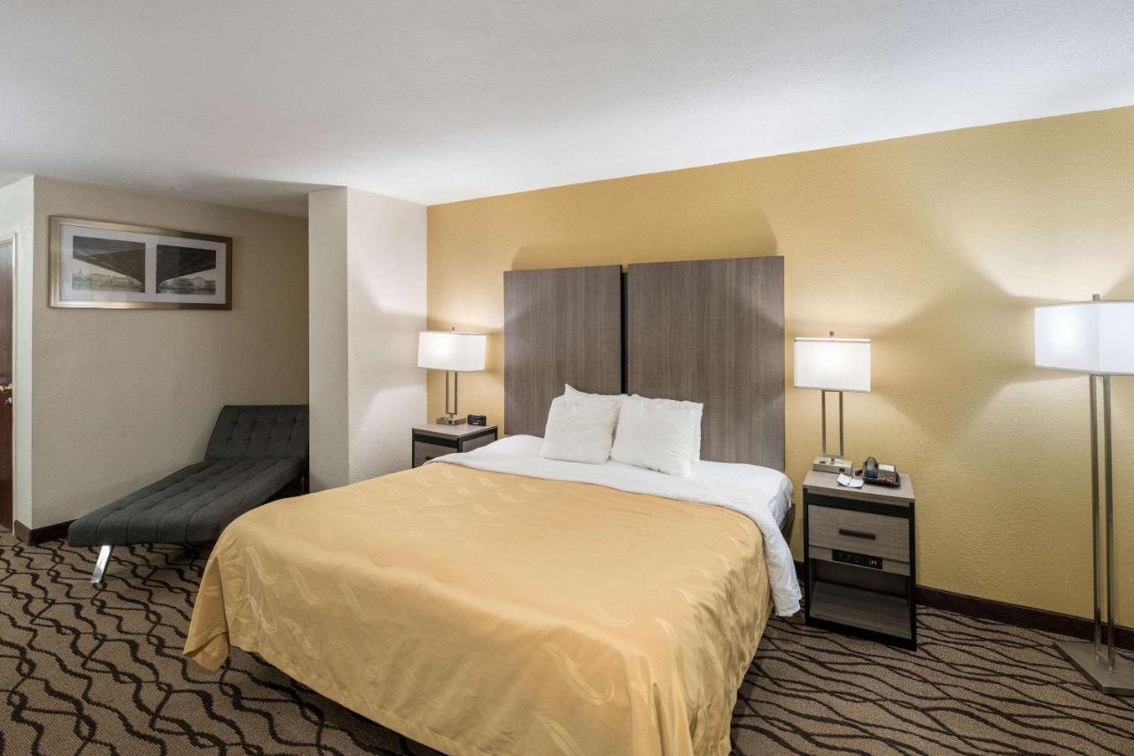 Quality Inn Форт-Стоктон Экстерьер фото