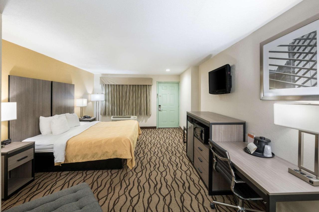 Quality Inn Форт-Стоктон Экстерьер фото