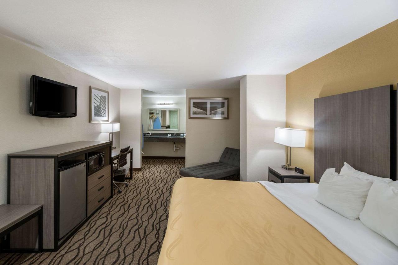 Quality Inn Форт-Стоктон Экстерьер фото