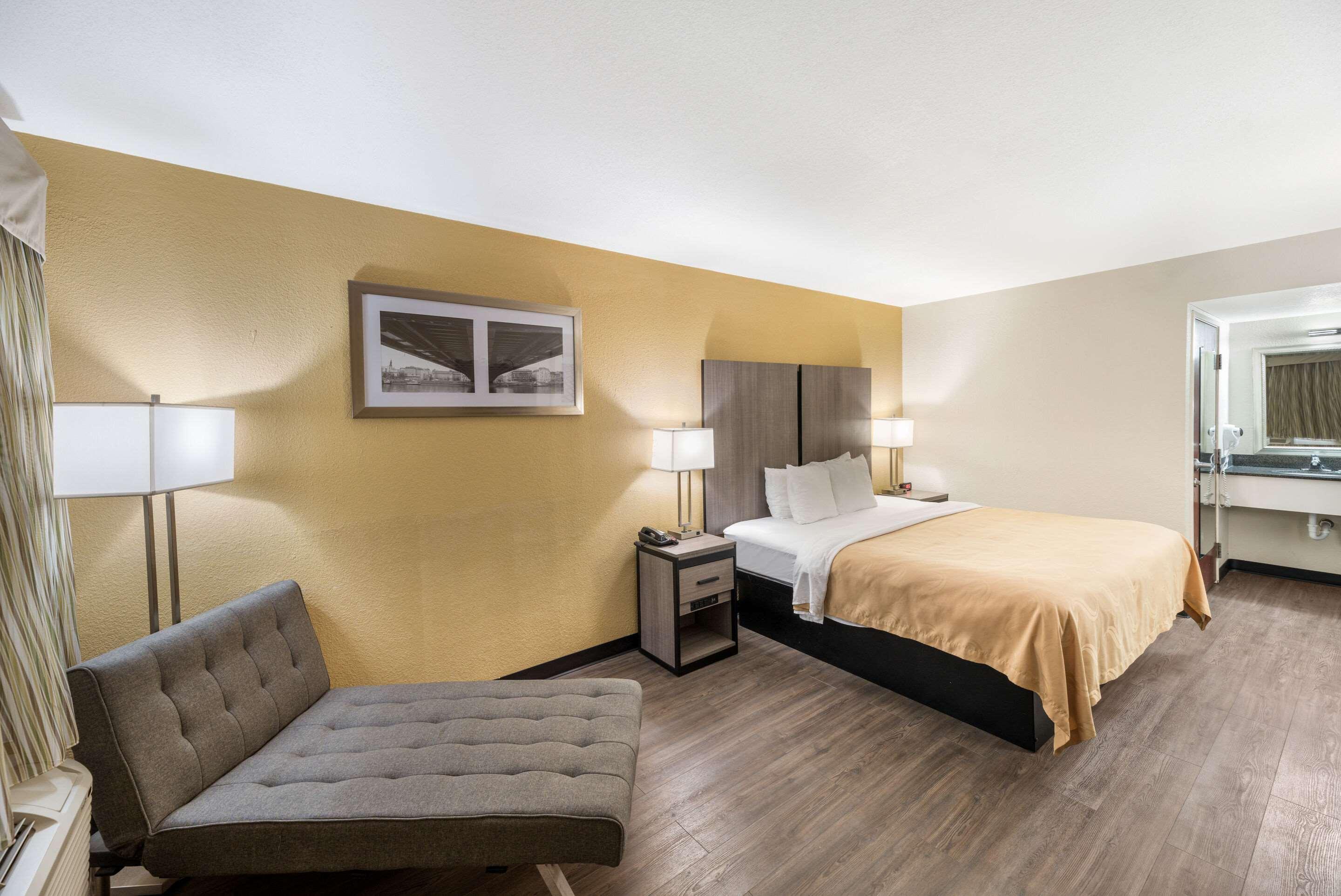 Quality Inn Форт-Стоктон Экстерьер фото