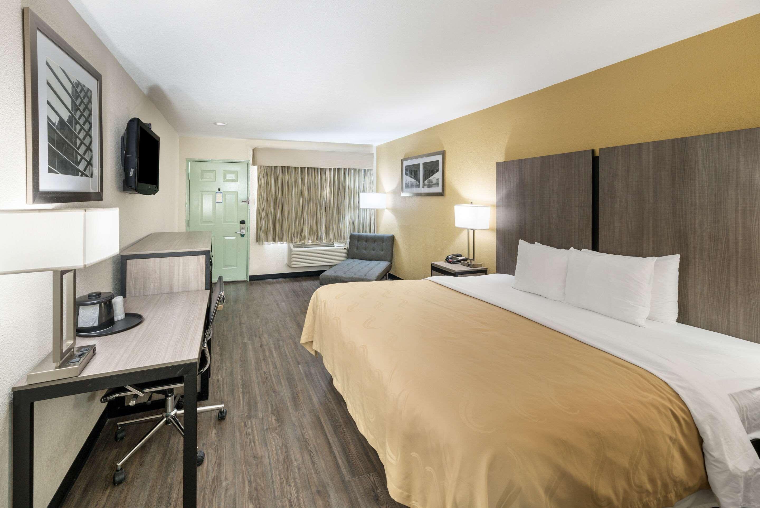 Quality Inn Форт-Стоктон Экстерьер фото