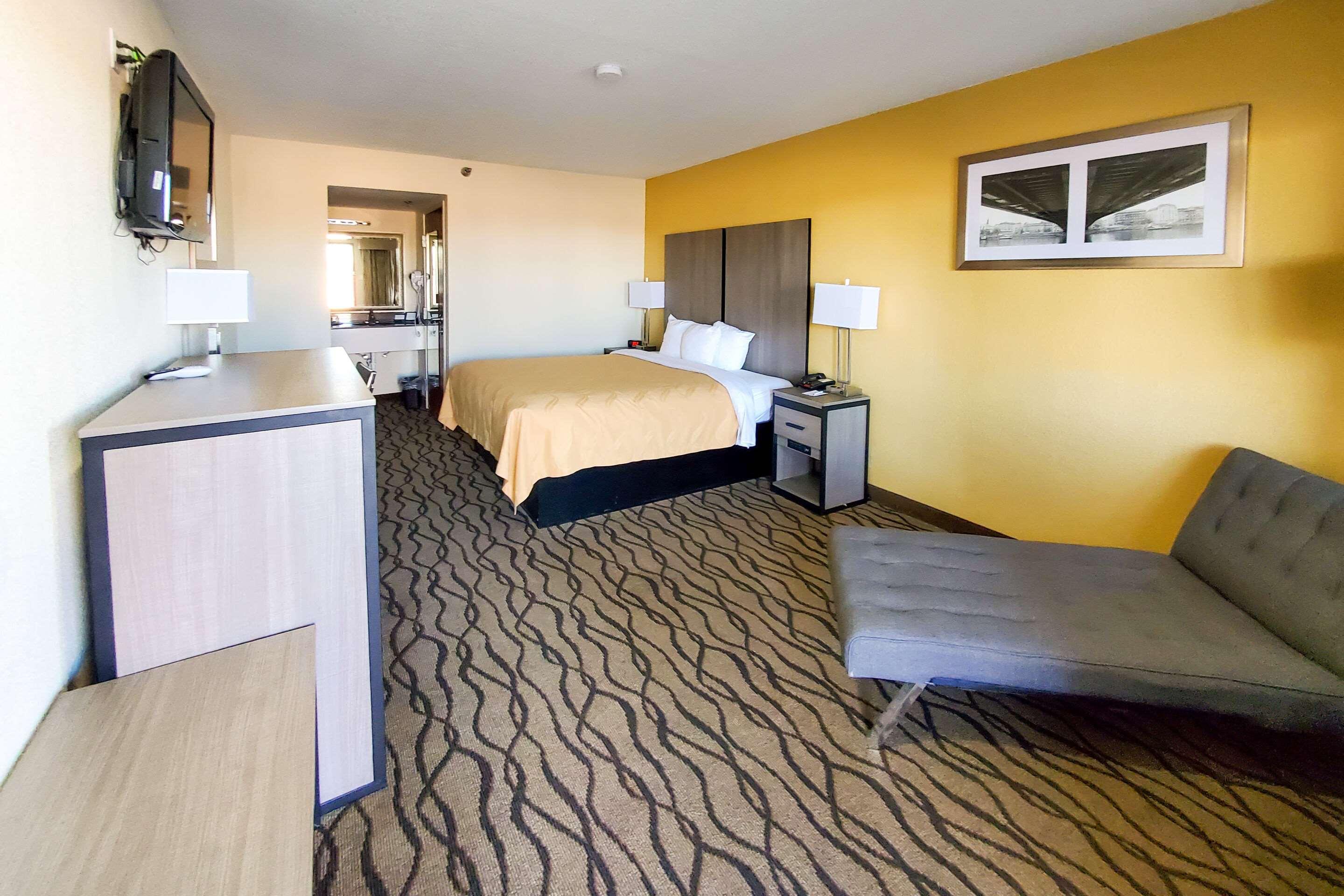 Quality Inn Форт-Стоктон Экстерьер фото