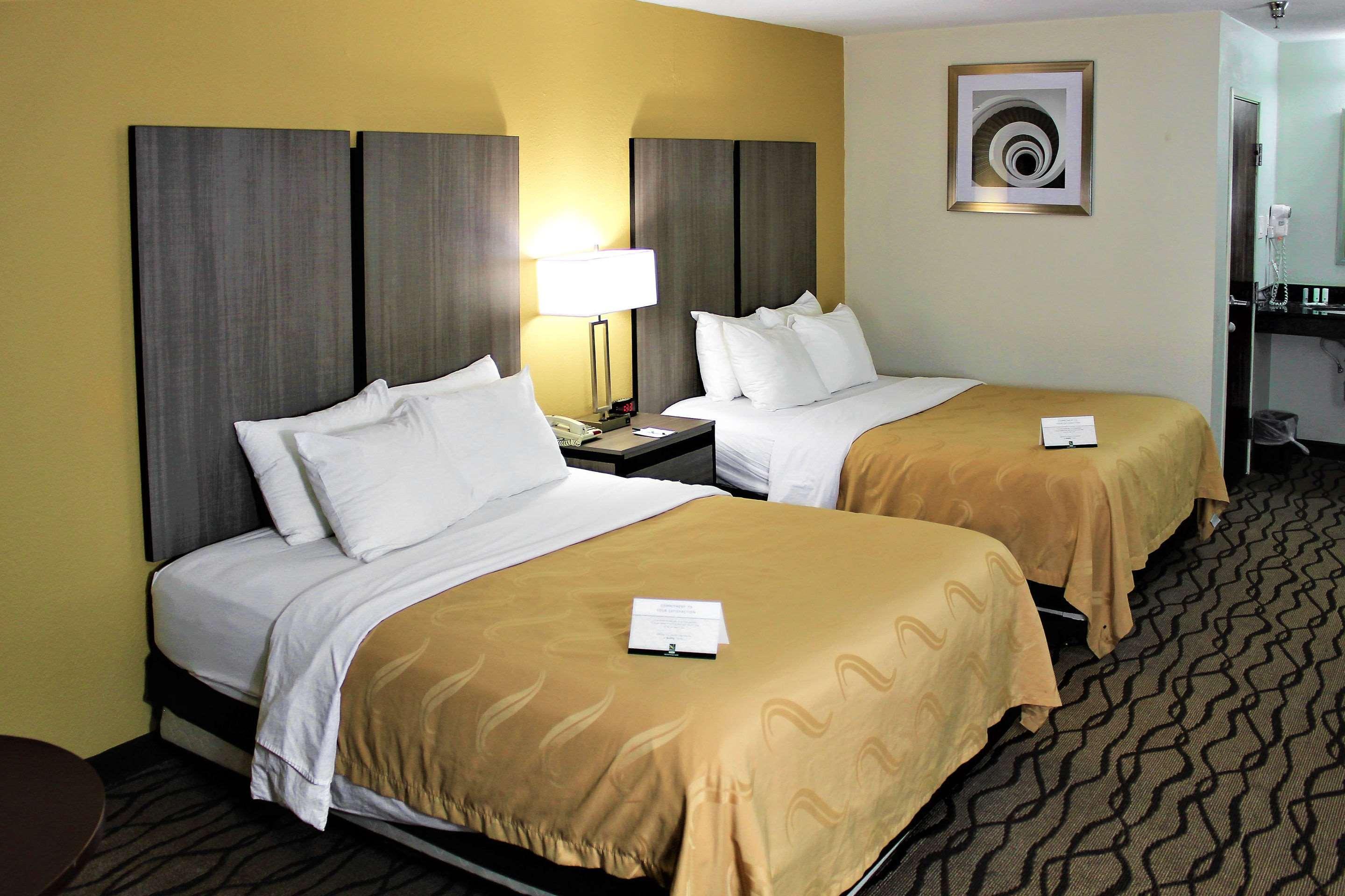 Quality Inn Форт-Стоктон Экстерьер фото