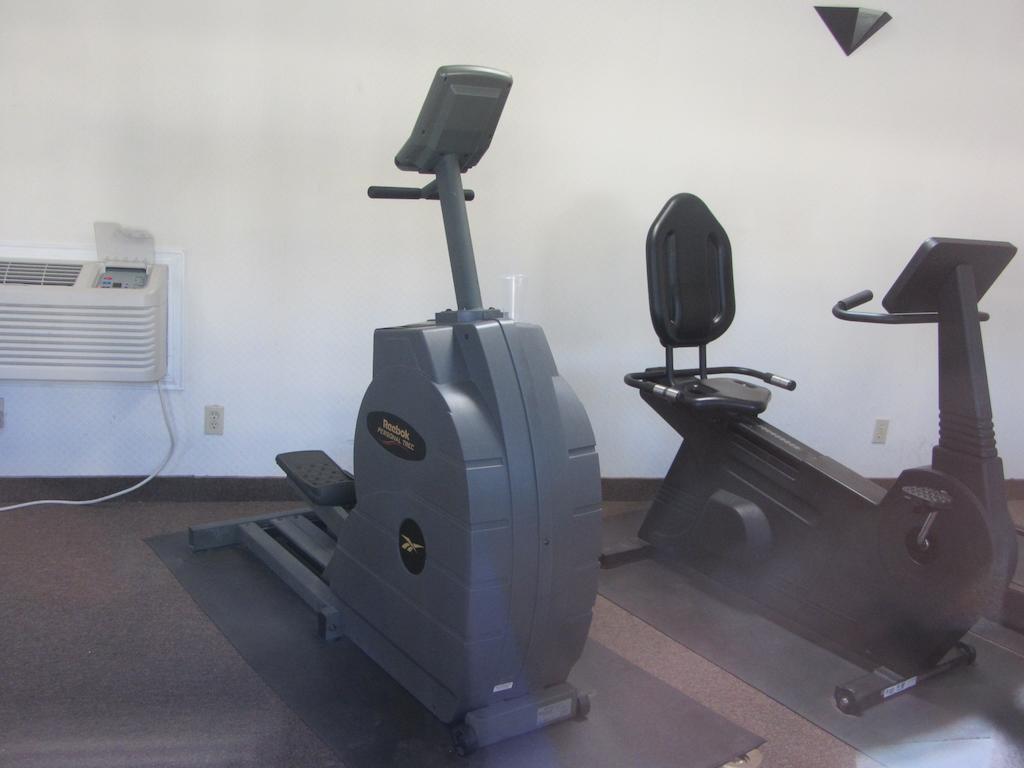 Quality Inn Форт-Стоктон Экстерьер фото