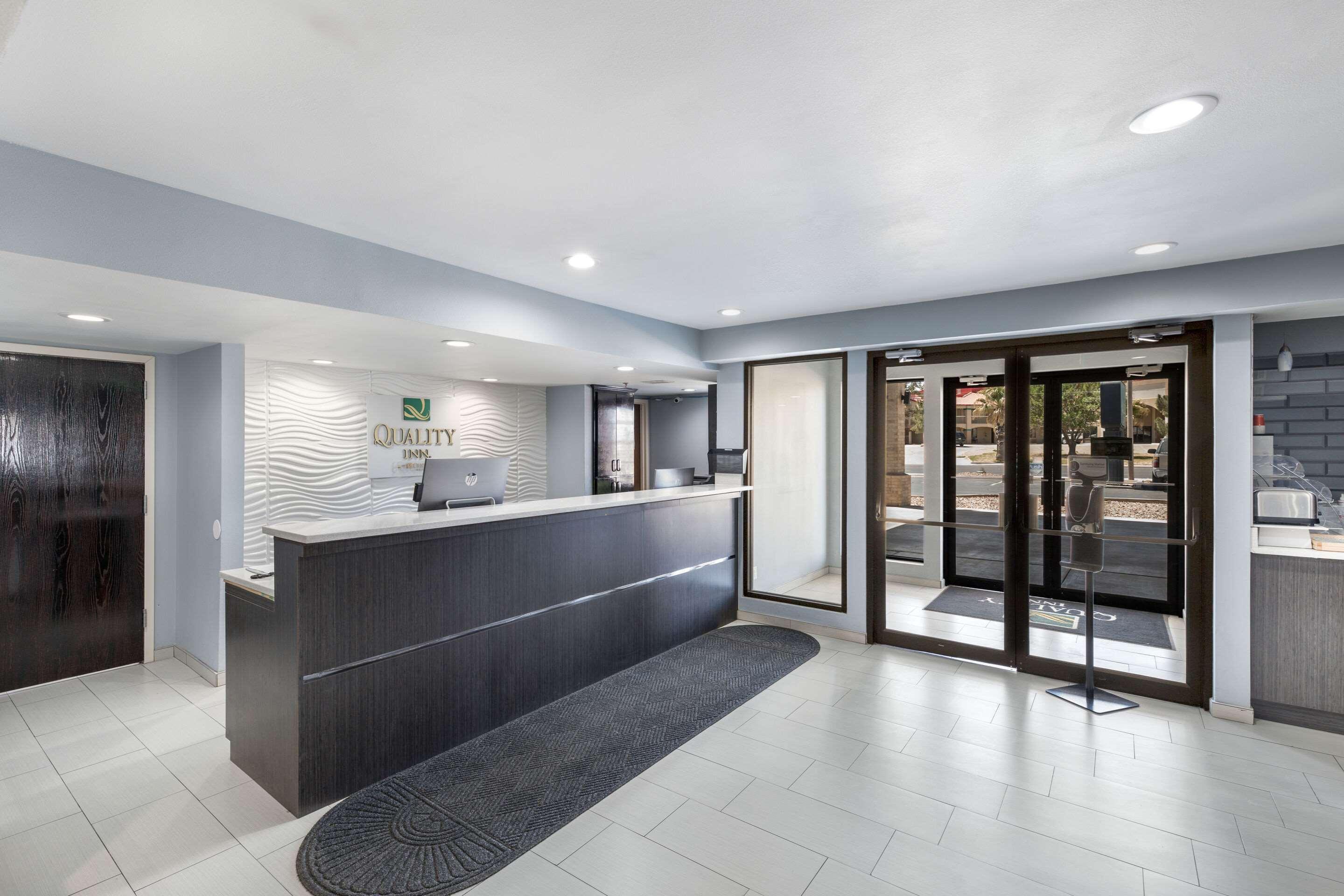 Quality Inn Форт-Стоктон Экстерьер фото