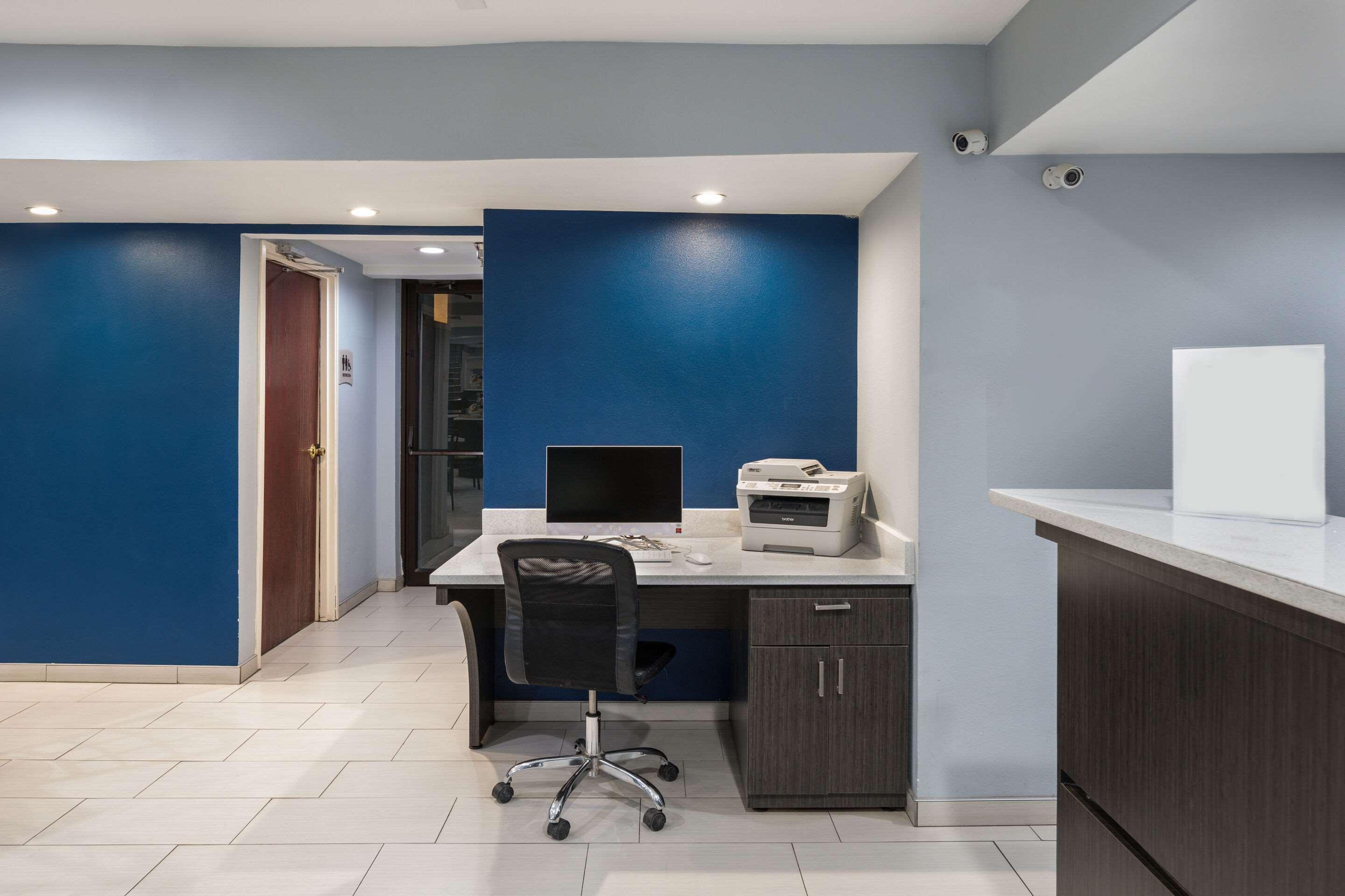 Quality Inn Форт-Стоктон Экстерьер фото