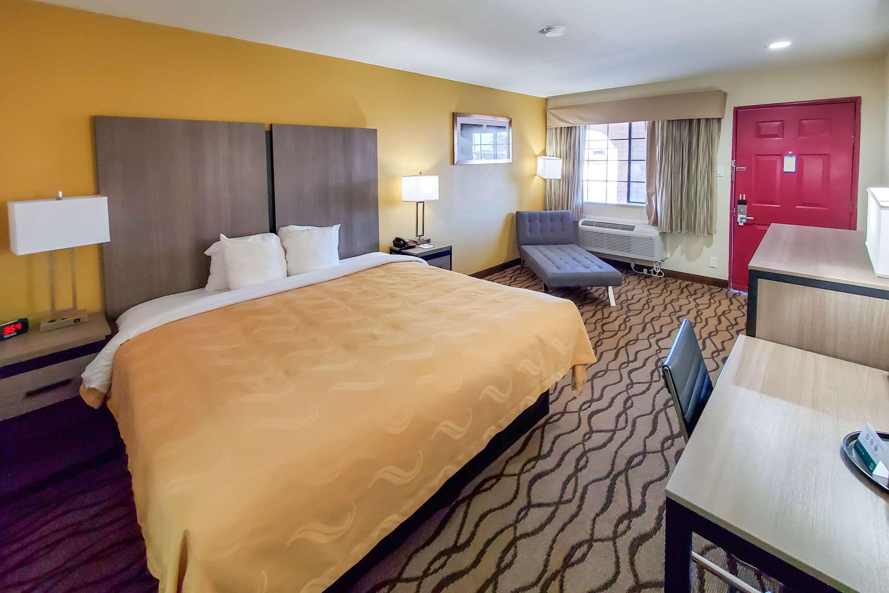Quality Inn Форт-Стоктон Экстерьер фото
