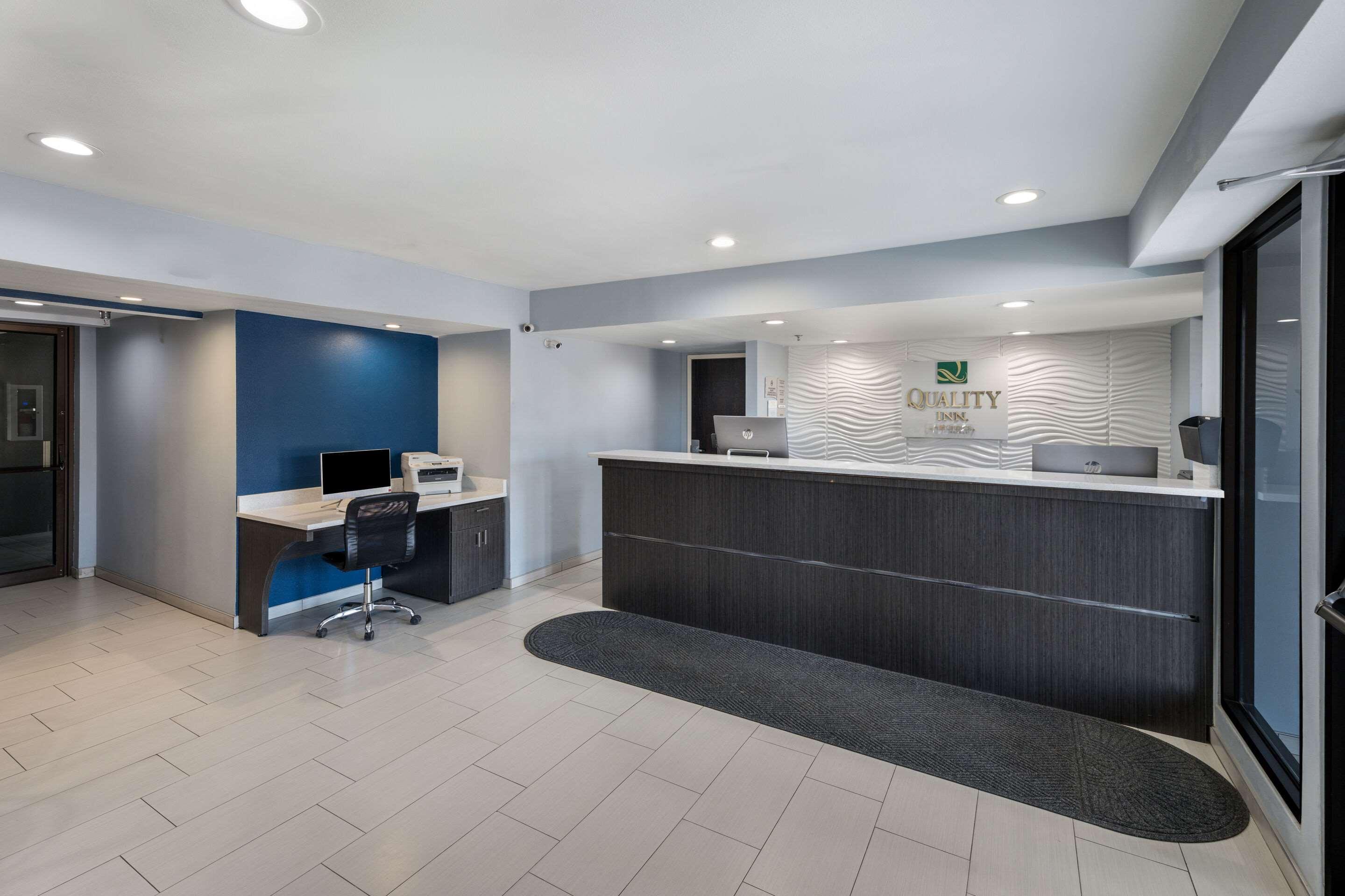 Quality Inn Форт-Стоктон Экстерьер фото