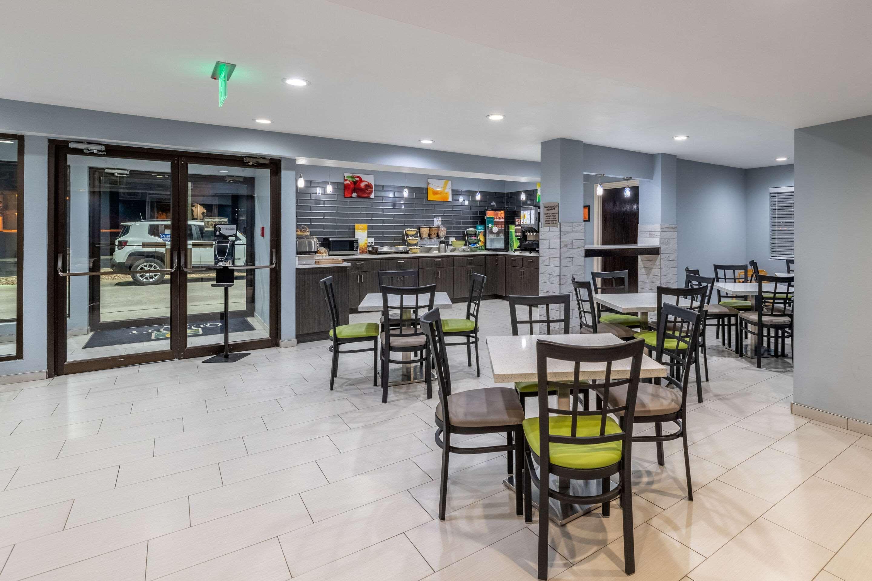 Quality Inn Форт-Стоктон Экстерьер фото
