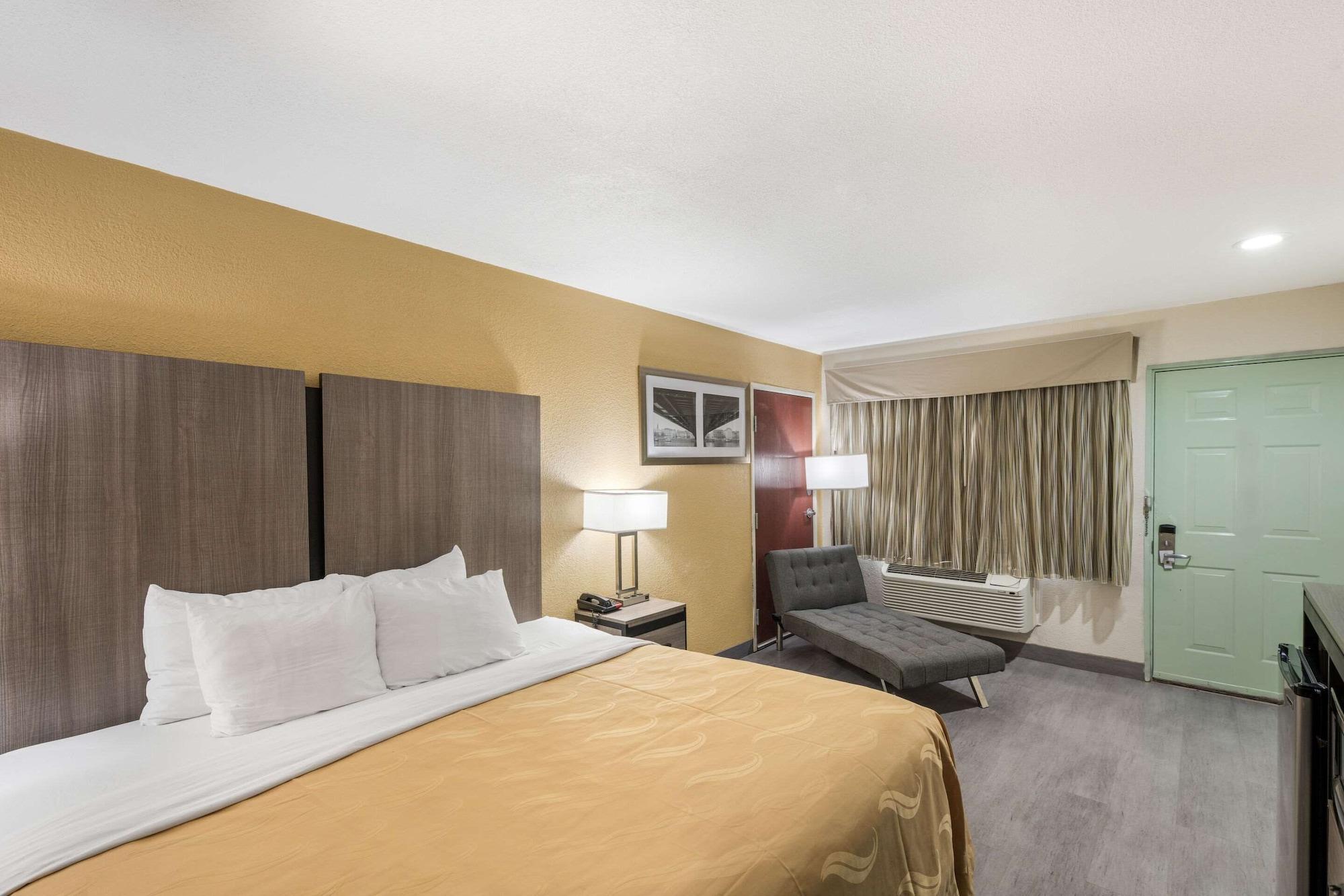 Quality Inn Форт-Стоктон Экстерьер фото